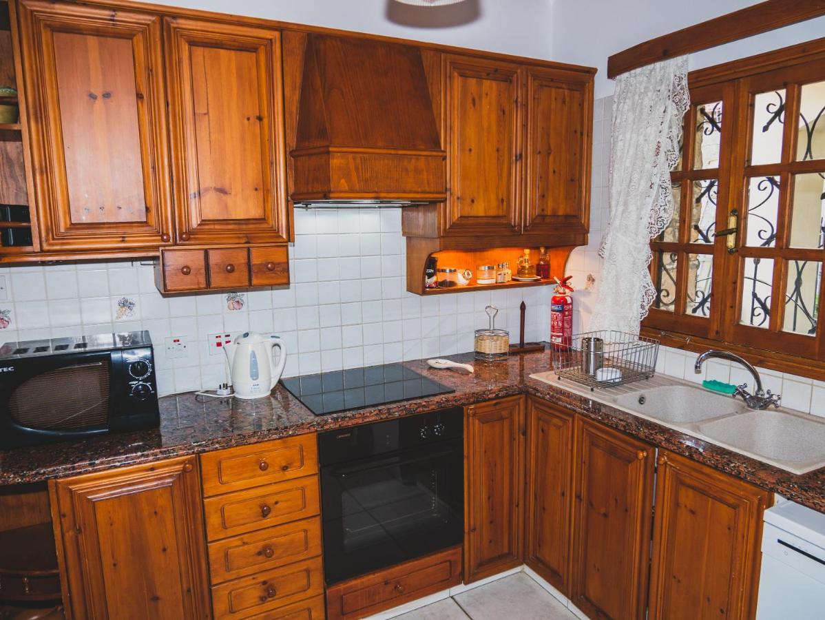 Revecca House Villa Agios Mamas Eksteriør billede