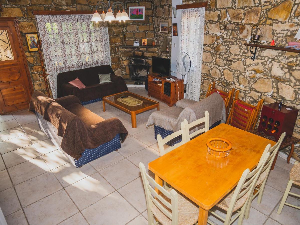 Revecca House Villa Agios Mamas Eksteriør billede